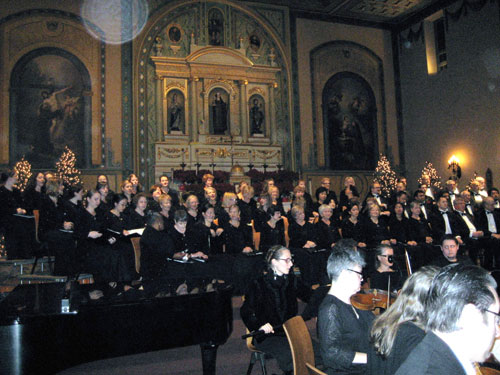 Santa Clara Chorale Brings Comfort and Joy to Holiday Season