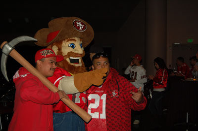 Sea of Red and Gold Flocks to Convention Center for 49ers' 7th Annual Draft Party