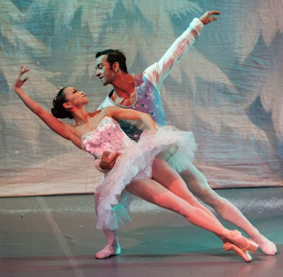Santa Clara Ballet Performs Annual Nutcracker Show