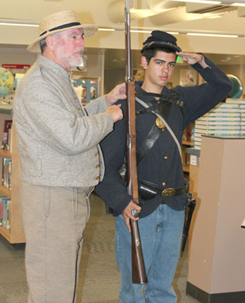 Civil War Reenactor Gives Eighth Grade Students a History Lesson