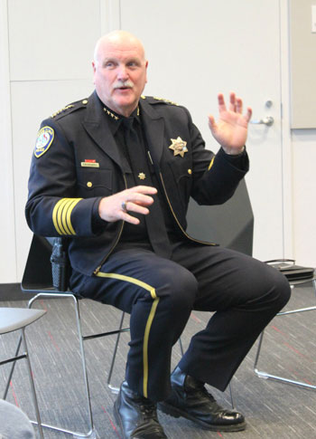 Residents Chat with the Chief at Northside Library