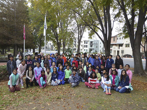 Milliken 5th Graders Decorate Holiday Tree at Veterans Memorial