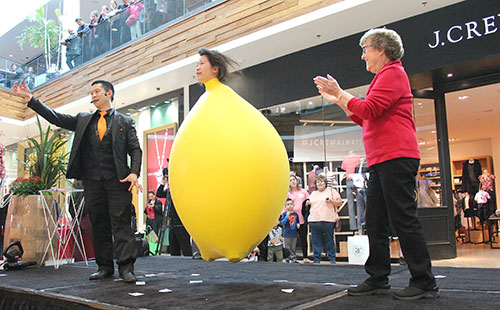 Master Magician Dan Chan Performs at Valley Fair Mall