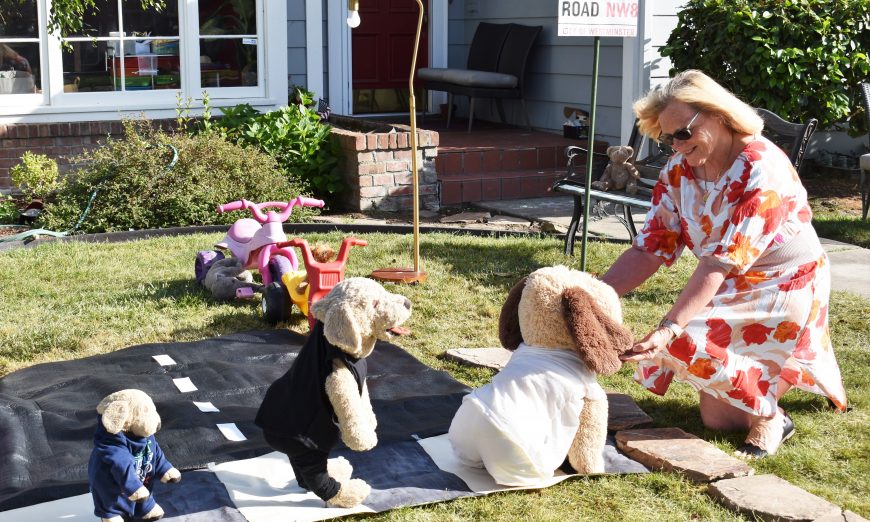 Lesley McGuigan is the talk of Hilmar Street. Her Lawn displays called featuring the Hilmar Hounds are bringing joy to her street.